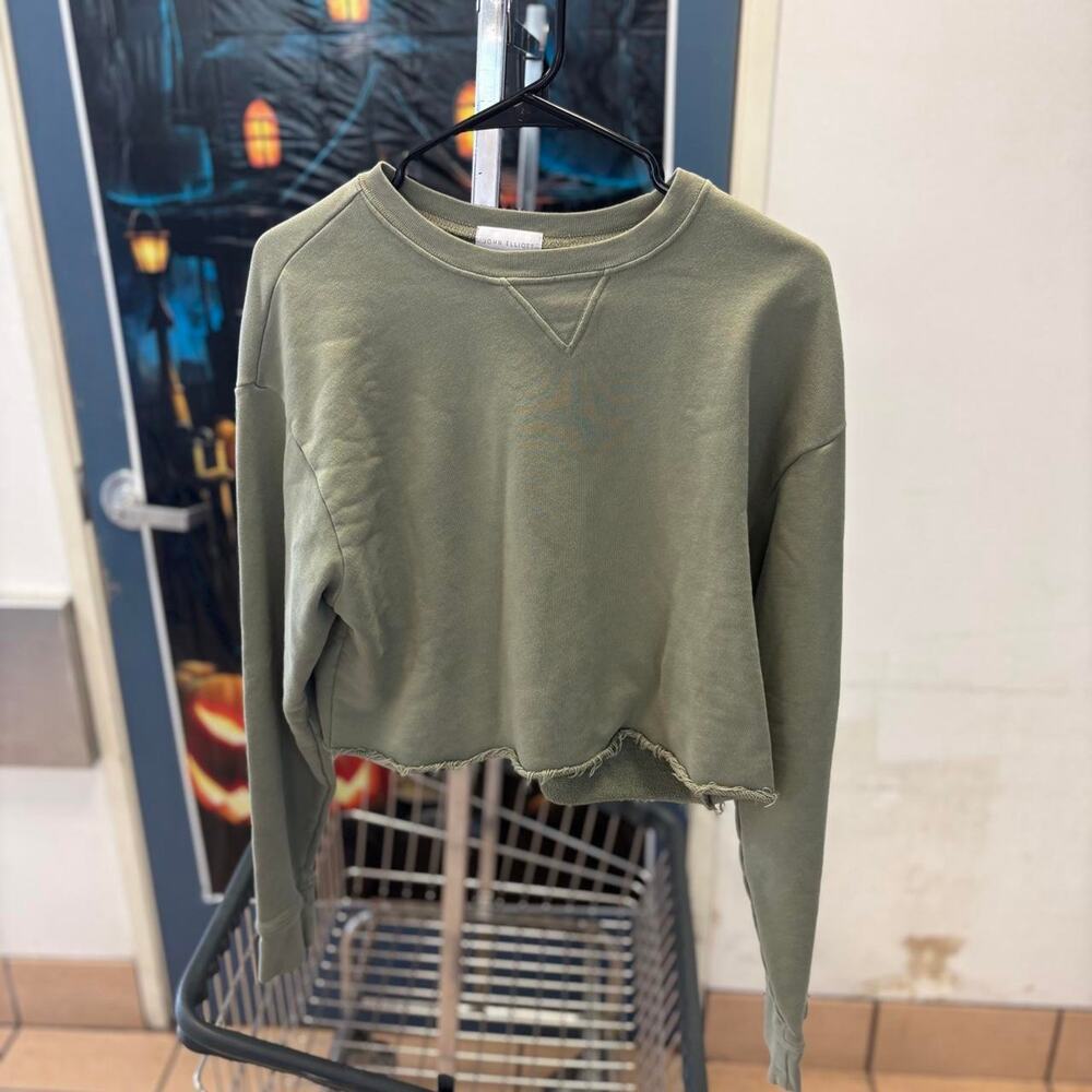 Green cropped crew neck sweatshirt